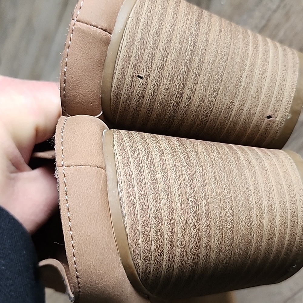 Universal Thread tan mules - Picture 8 of 8